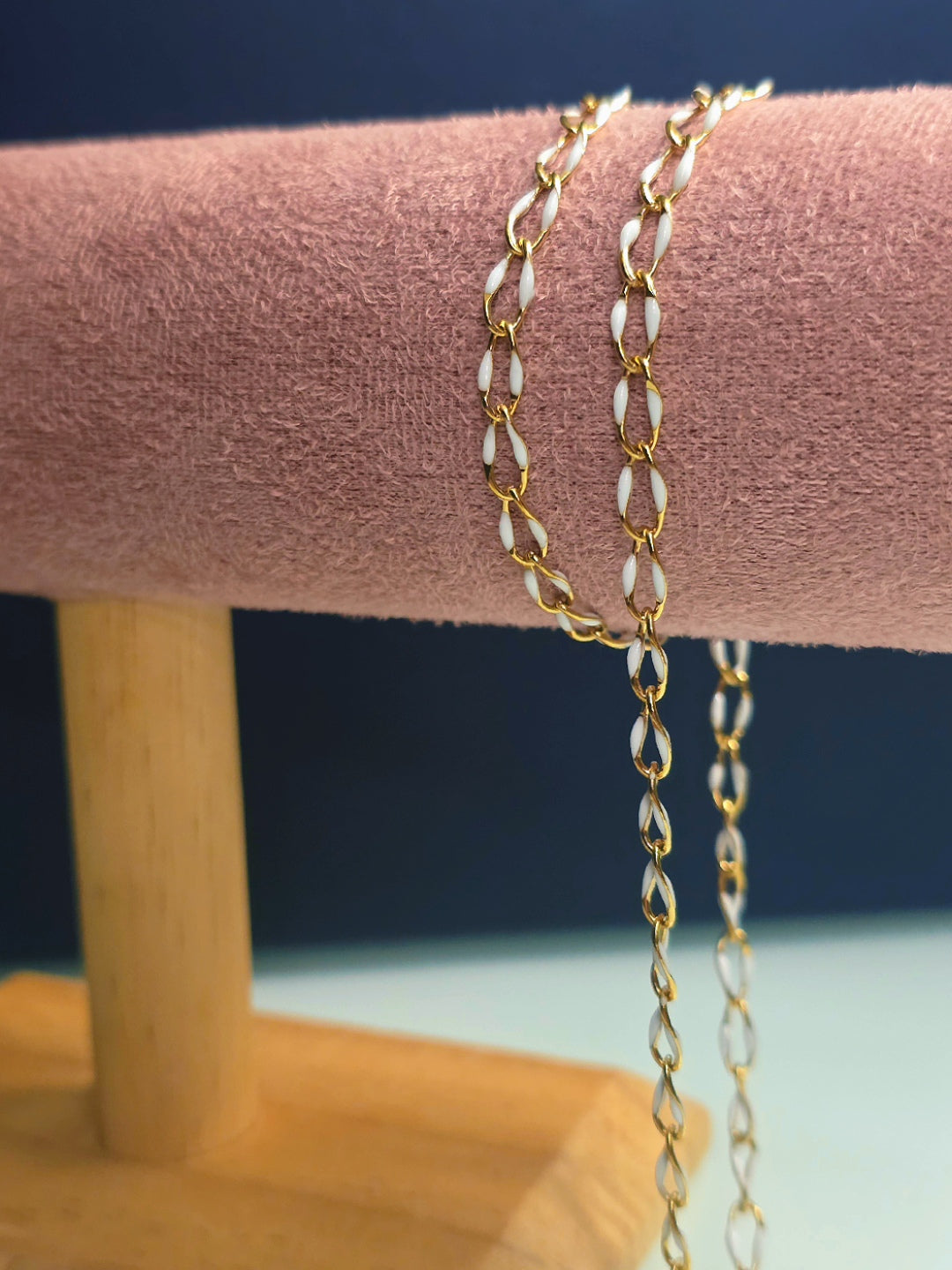 White enamel chain