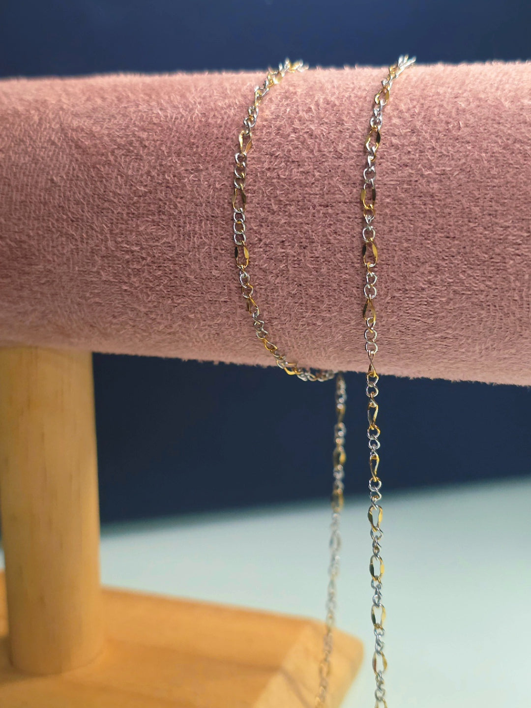 Mixed figaro chain