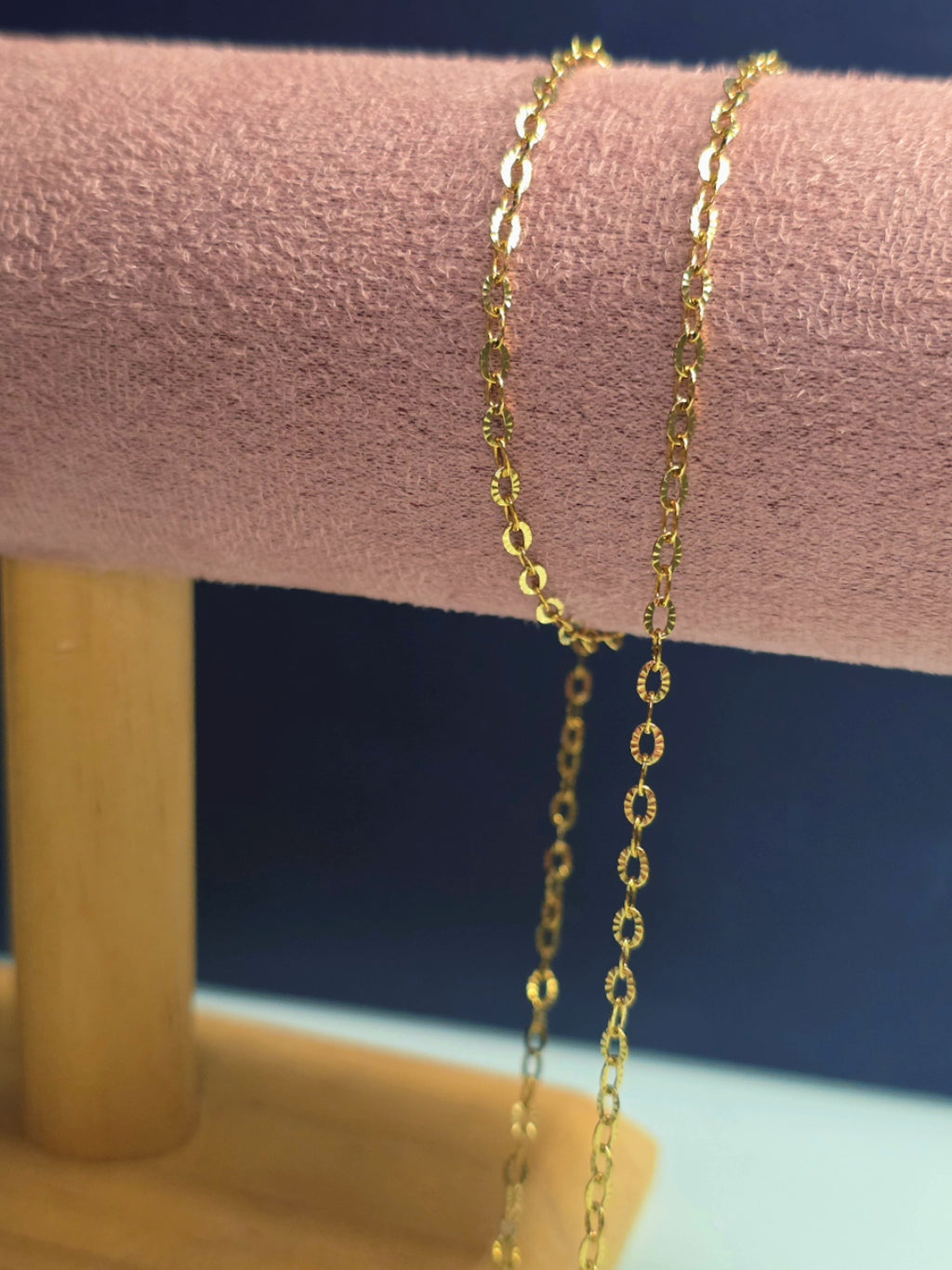 Hammered oval chain