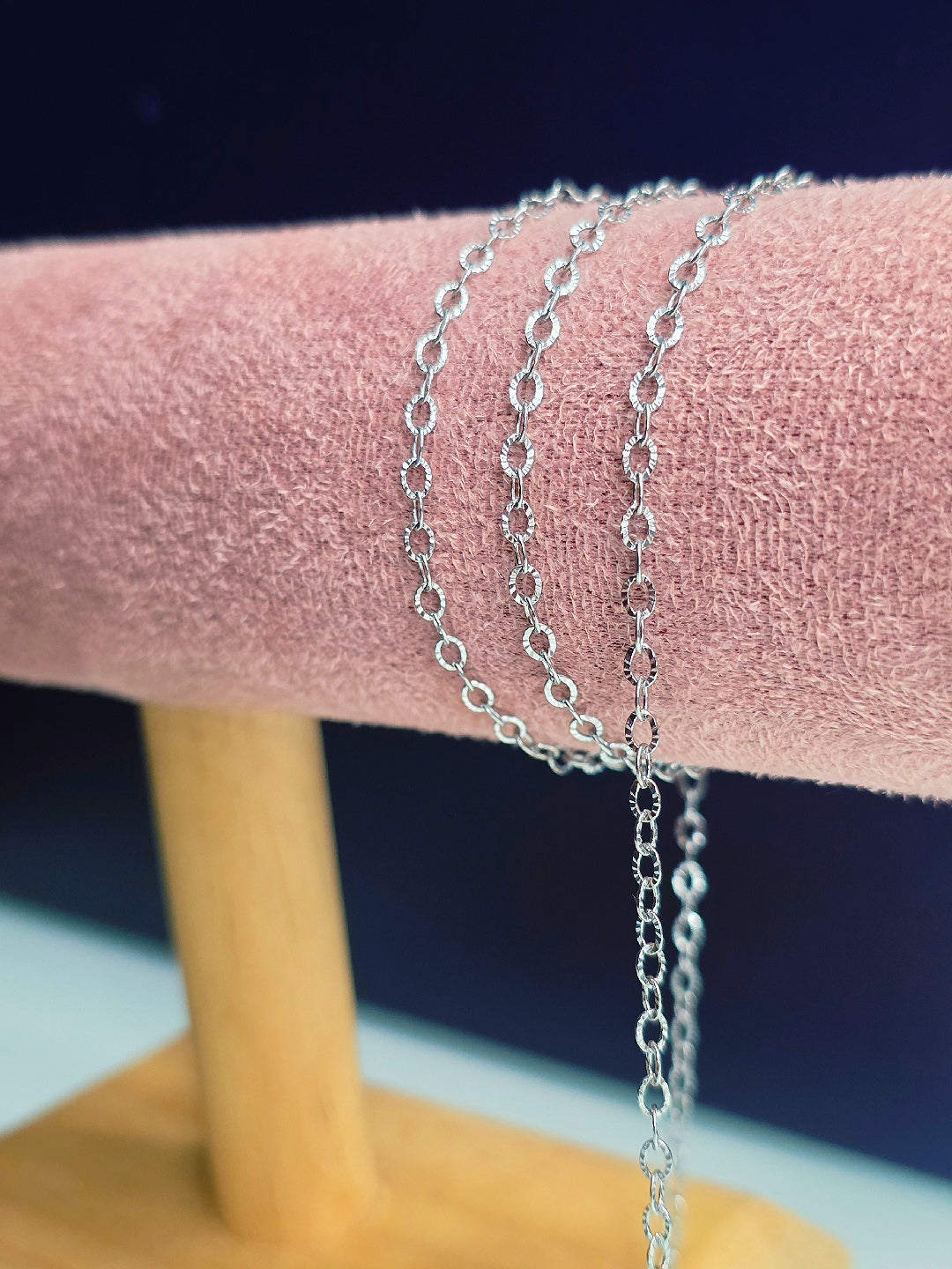 Hammered oval chain