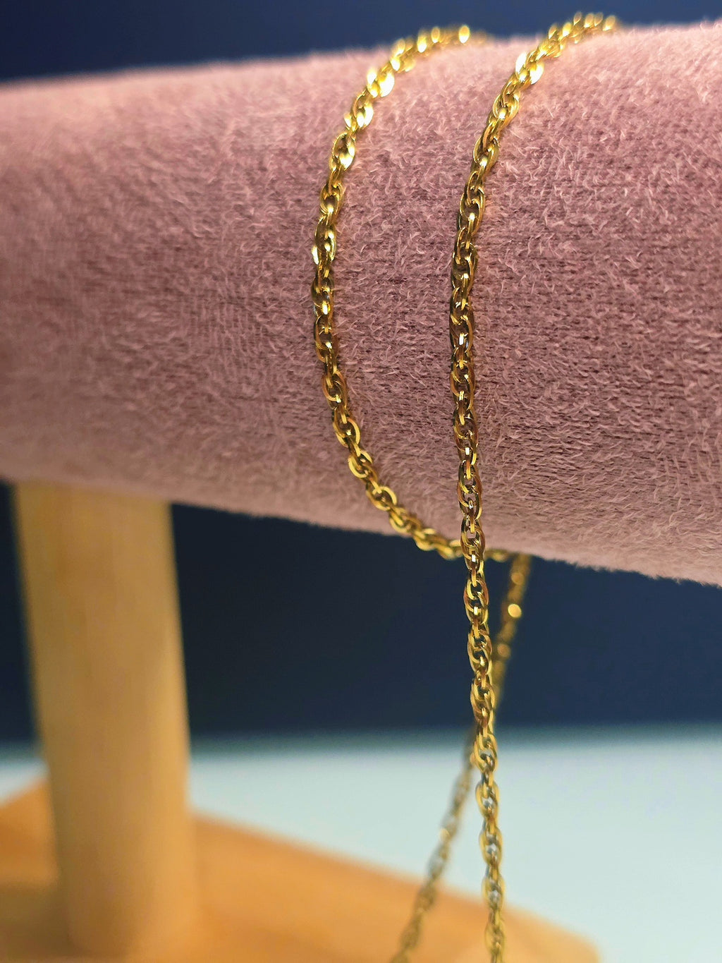 Gold sparkle chain
