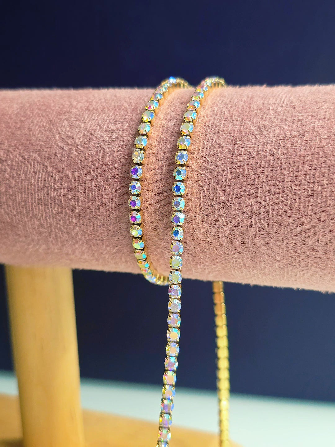 Irredescent tennis chain