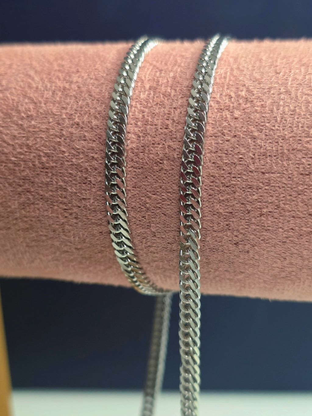 Double curb chain